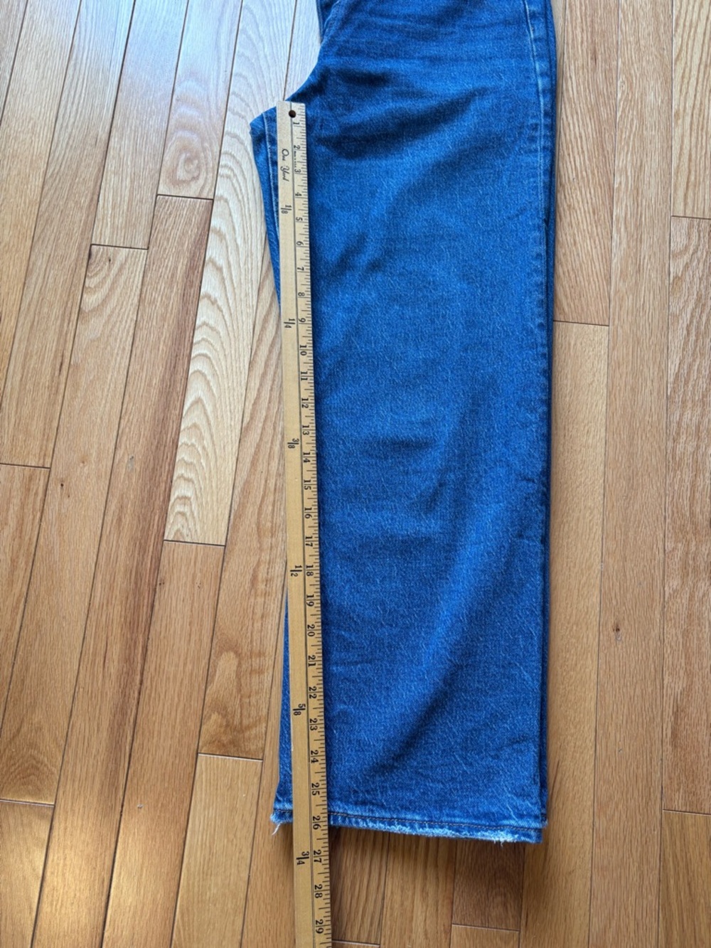 Levi's High-Rise Ribcage Straight Leg Ankle Jeans in Indigo Blue - Picture 7 of 12